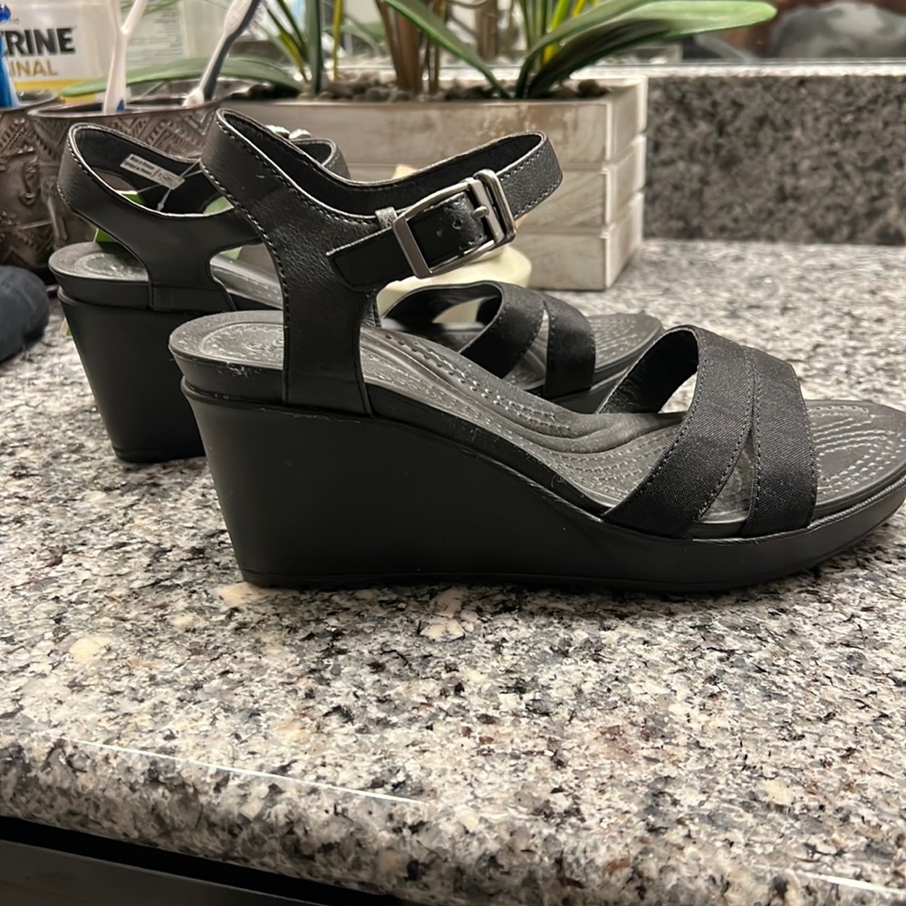 Crocs black wedge sandals sz 8 NEW